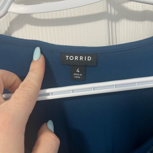 TORRID | Dress | EUC | Plus Size 4 - Picture 3 of 5